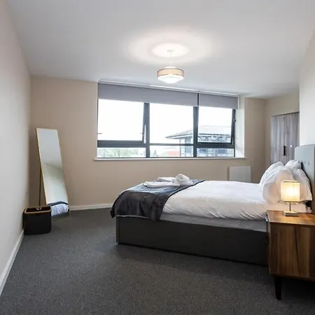 Lovely 2 Bedroom Modern Apartment Manchester Exterior photo