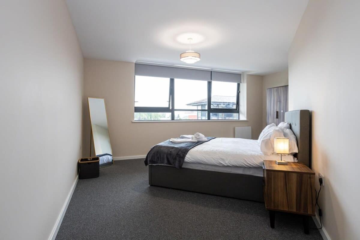 Lovely 2 Bedroom Modern Appartement *